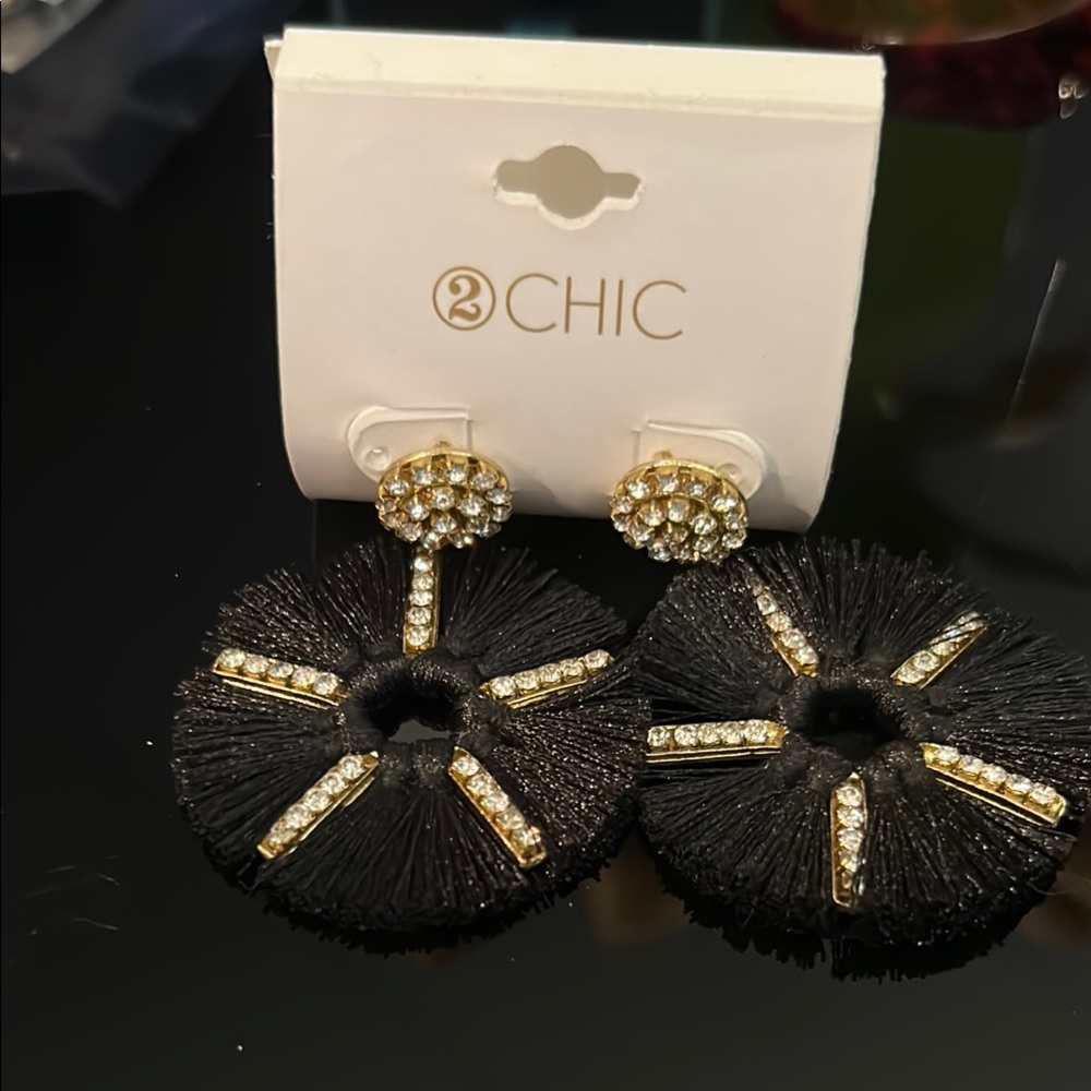 Chic Elegant Black and Gold Earrings